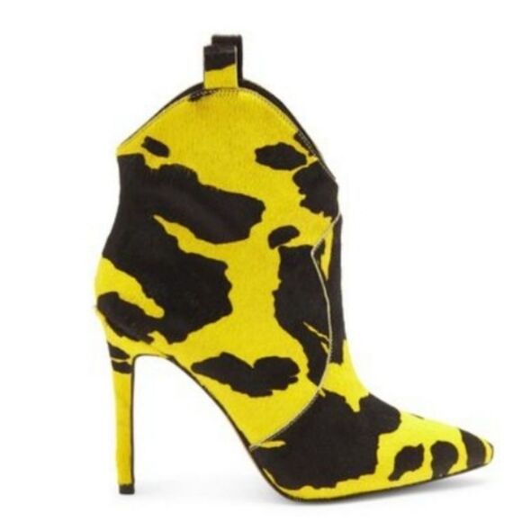 JESSICA SIMPSON Yellow Black  Cowprint Ponyhair Ankle Booties - Size 7 1/2 - Picture 1 of 7